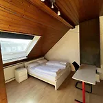 Urban Living On Worringer Apartment