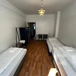 Urban Living On Worringer Apartment *
