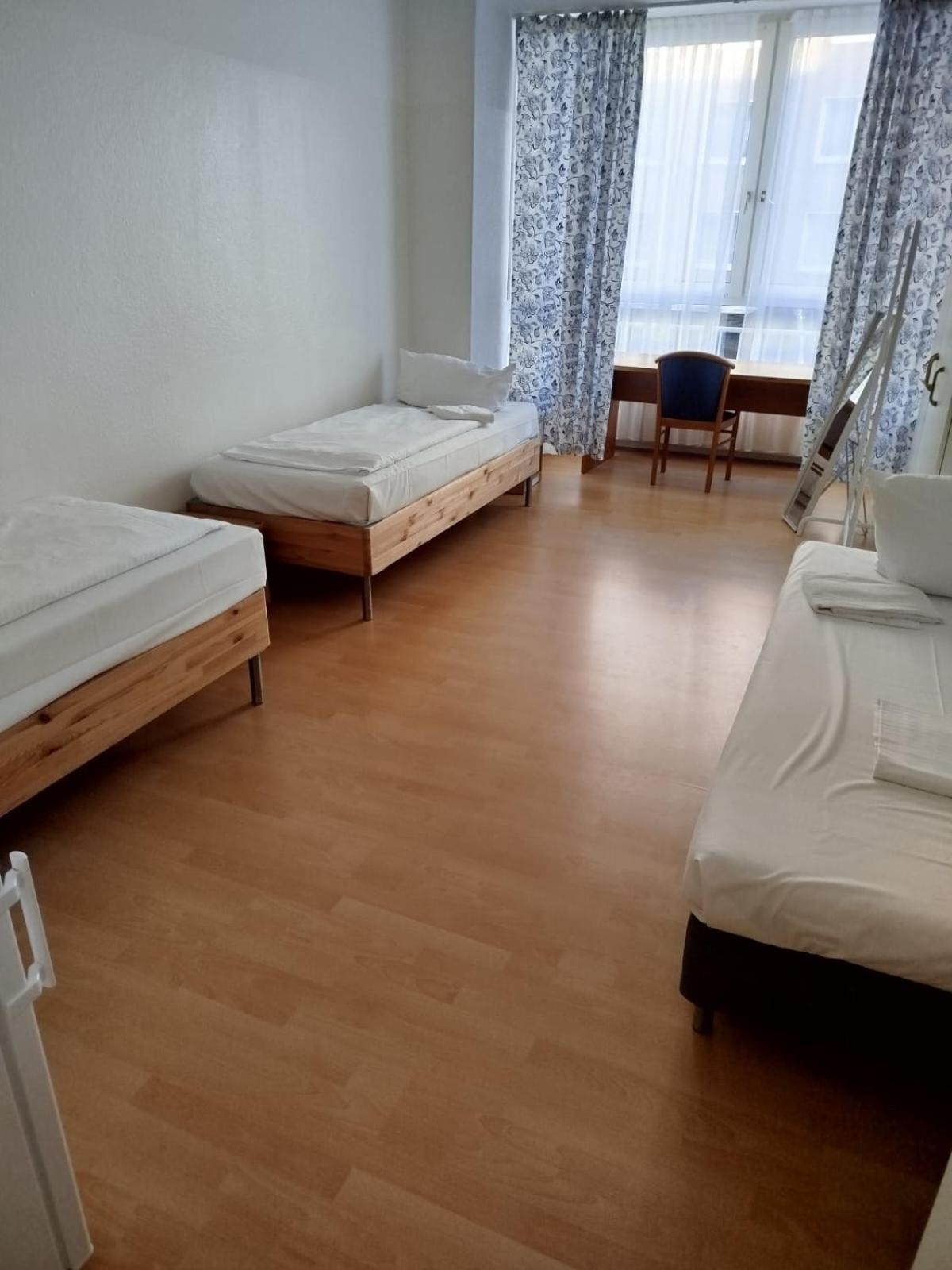 Urban Living On Worringer Apartment *